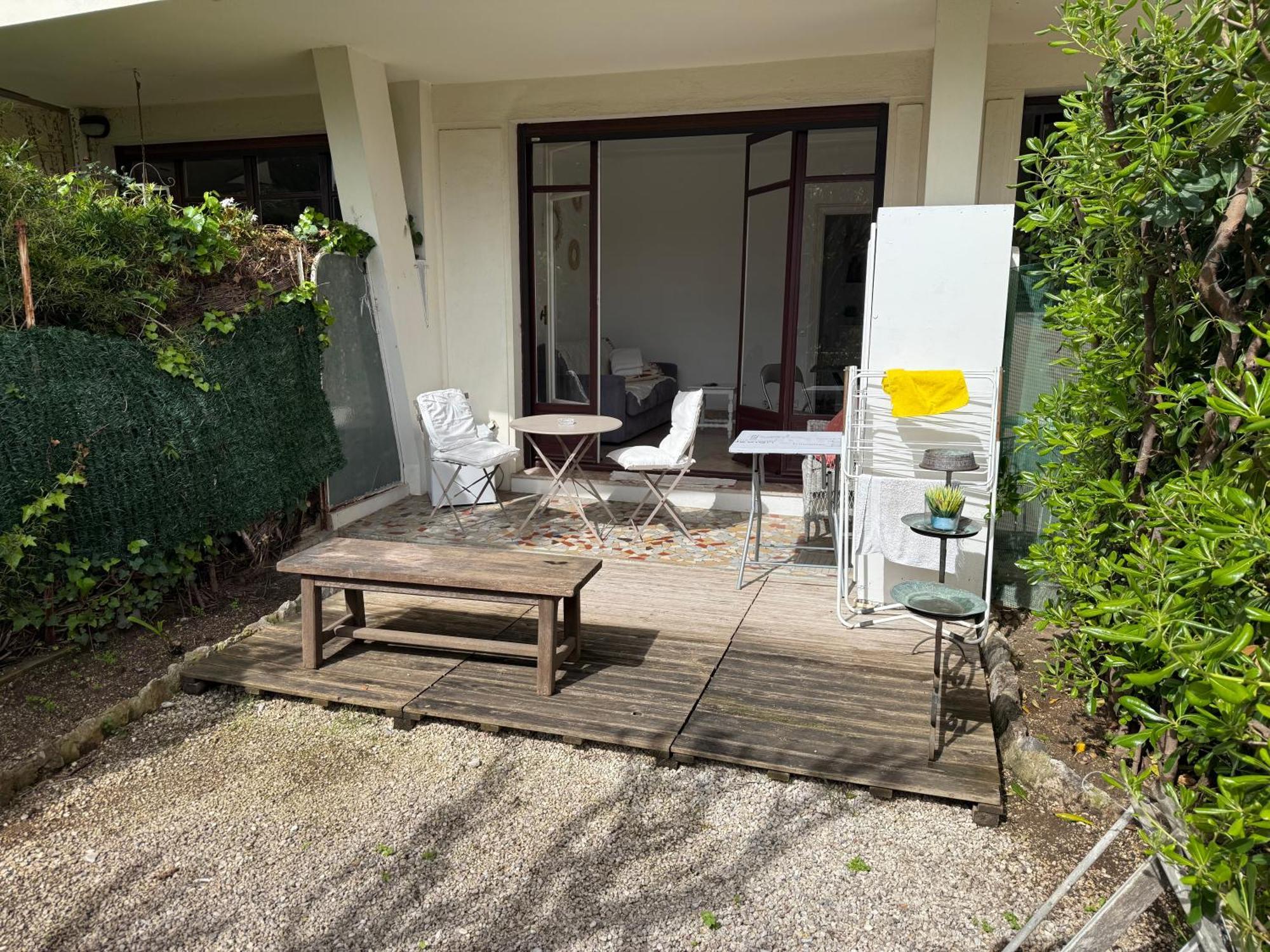 Studio Calme A Deux Pas De La Mer Avec Jardin Et Parking Prive 滨海博利厄 外观 照片